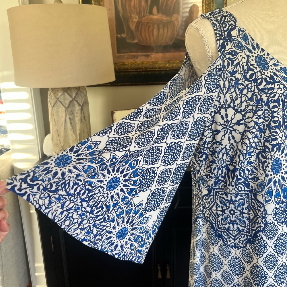 MSK off the shoulder blue/white design.